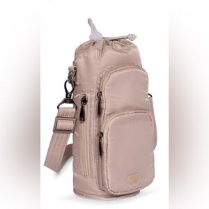 LUG 
Huggie Sand water bottle holder Crossbody Bag